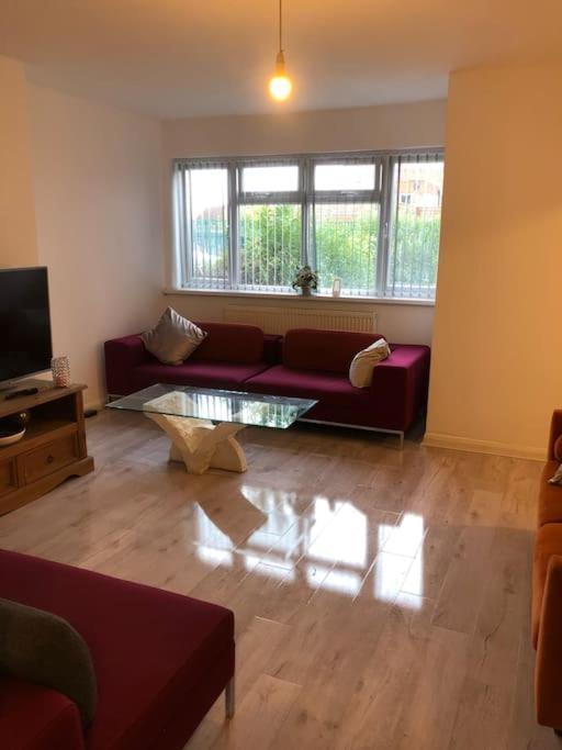 Lovely 3 Bedroom Entire Home With Street Parking - Close To Nec, Bhx Airport - Sleeps 6 Guests Ideal For Contractors & Families Birmingham Luaran gambar
