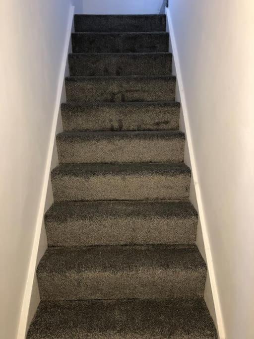 Lovely 3 Bedroom Entire Home With Street Parking - Close To Nec, Bhx Airport - Sleeps 6 Guests Ideal For Contractors & Families Birmingham Luaran gambar